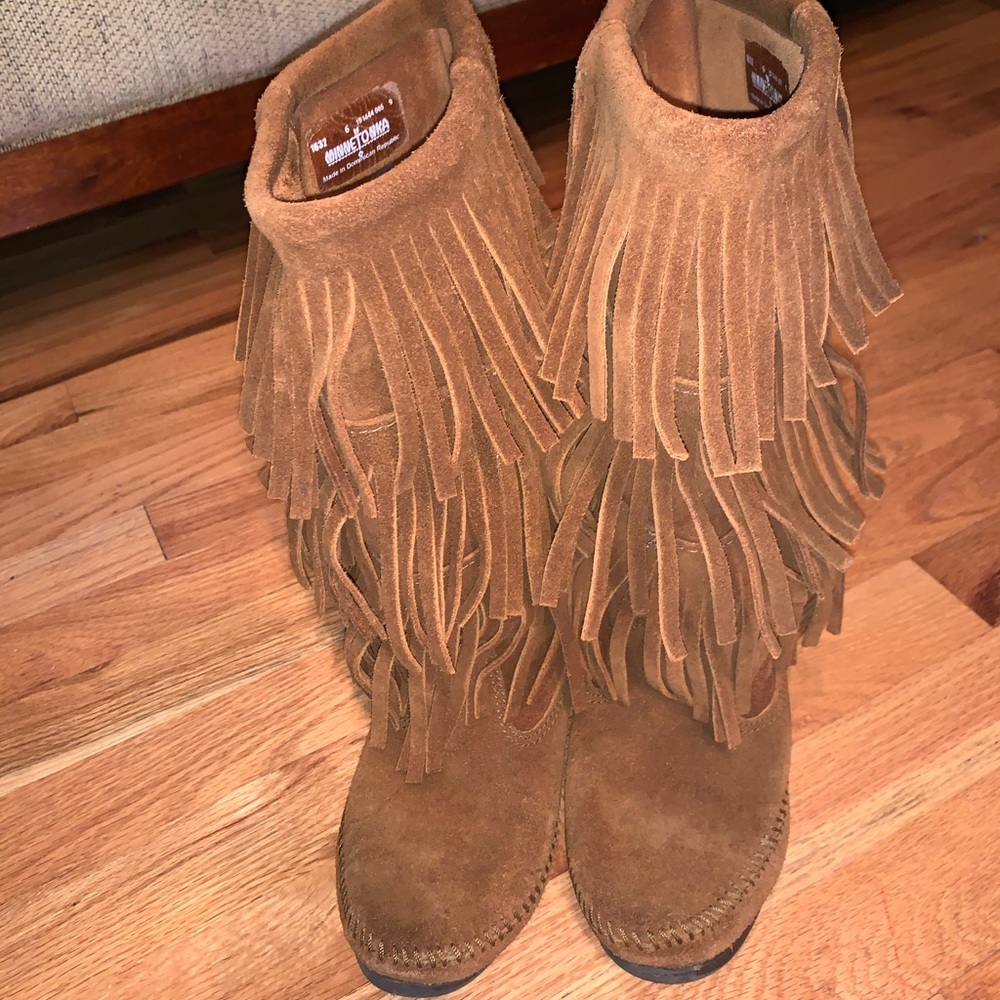 Minnetonka 3 layer fringe boots.